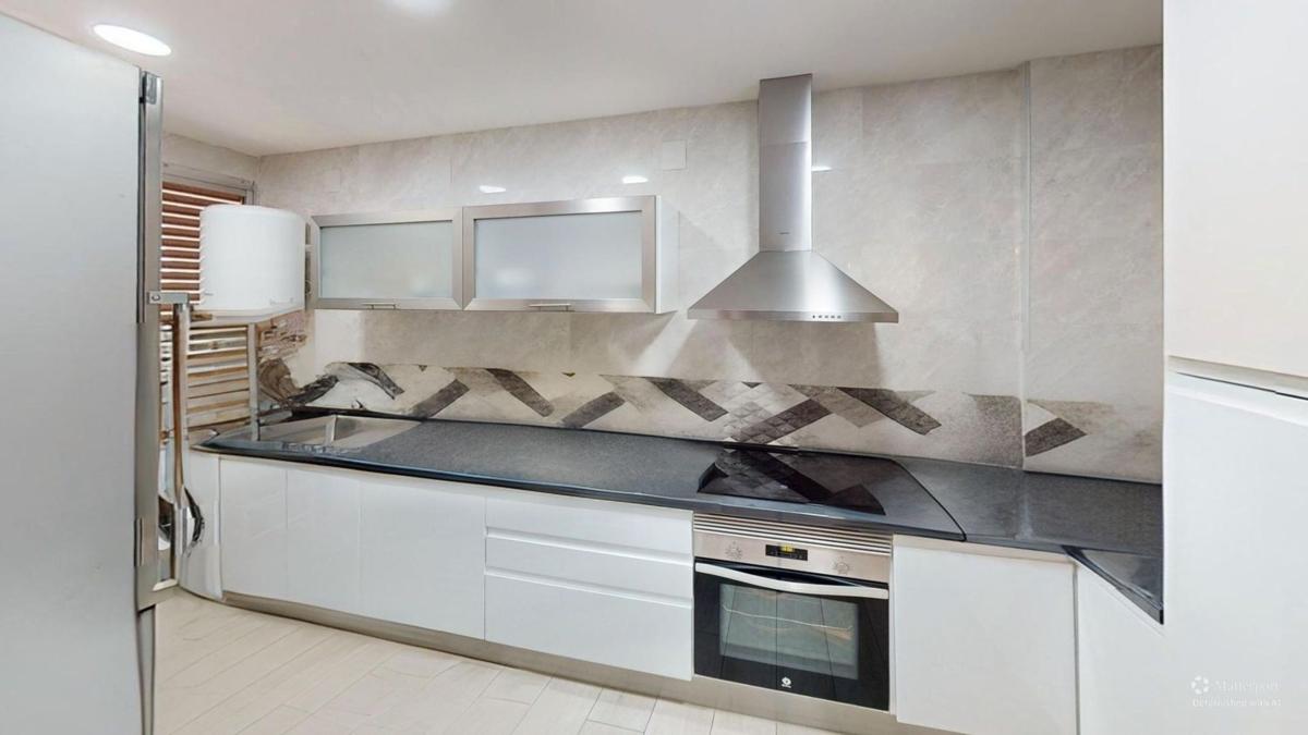Продажа квартиры на Piso en Calle Guadalest, San Blas, Alicante / Alacant, Аликанте / Алакант
 photo 2