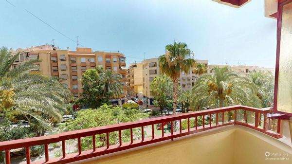 Venta de piso en Piso en Calle de la Verge del Pilar, Crevillente, Crevillente
thumbnail 1