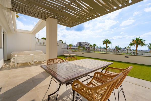 Venta de piso en Piso en Calle de Colombia, 2, Balcón de Finestrat-Terra Marina, Finestrat, Finestrat
 photo 1
