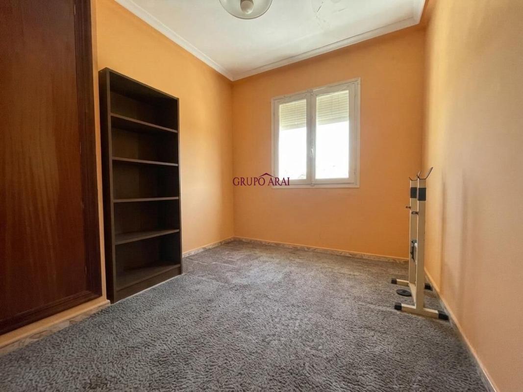 Venta de piso en Piso en Calle Moncada, Colonia Requena - Virgen del Carmen, Alicante / Alacant, Alicante / Alacant
 photo 3