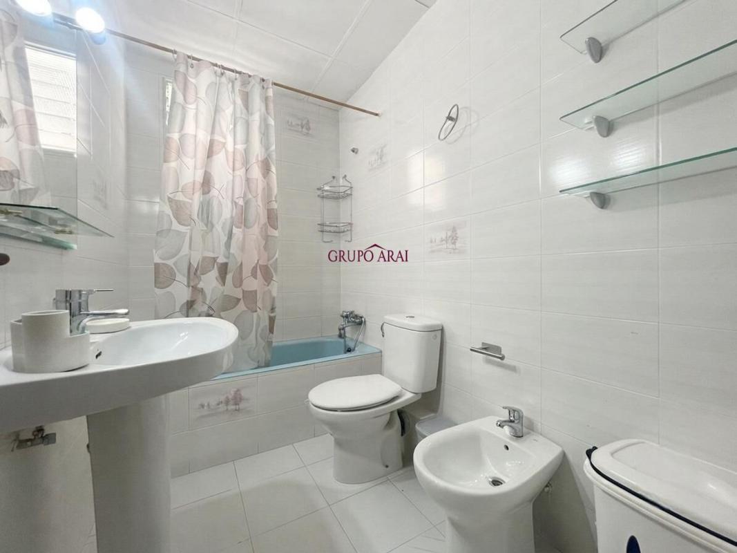 Venta de piso en Piso en Calle Moncada, Colonia Requena - Virgen del Carmen, Alicante / Alacant, Alicante / Alacant
 photo 4