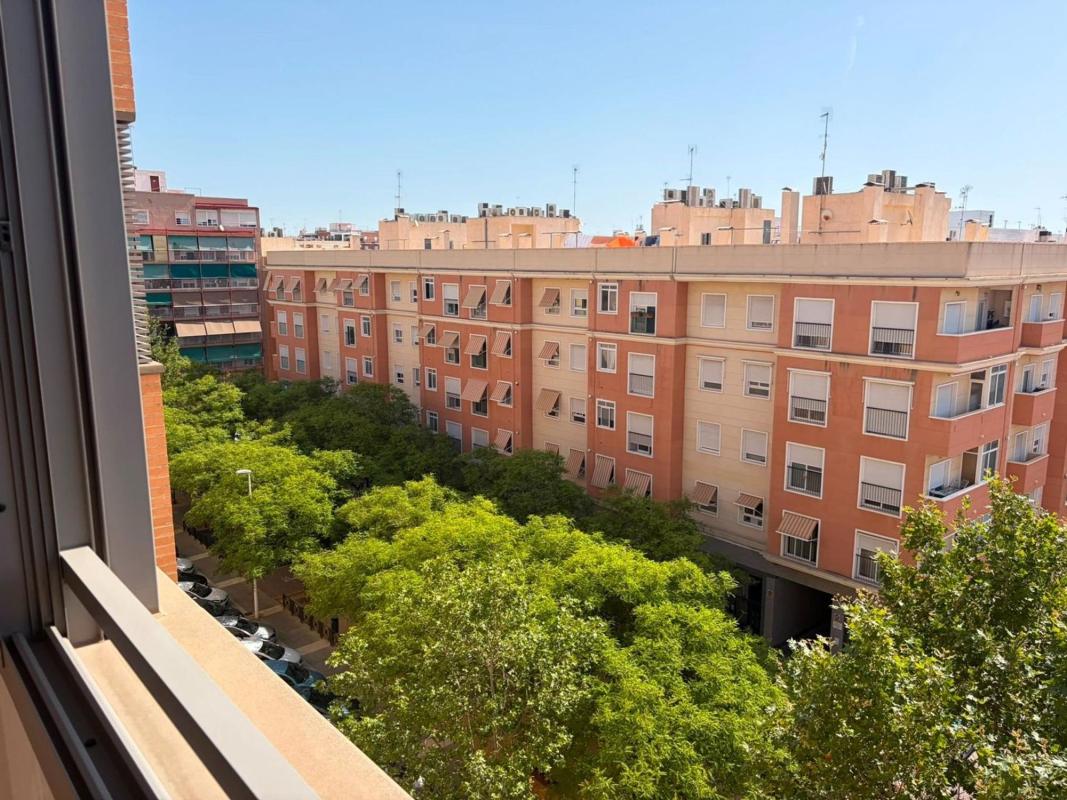 Venta de piso en Piso en Reina Victoria-Miguel Hernández, Elche / Elx, Elche / Elx
photo 5