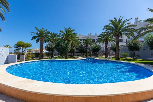 Продажа квартиры на Piso en Calle Cupido, Torreblanca, Torrevieja, Торревьеха
thumbnail 2
