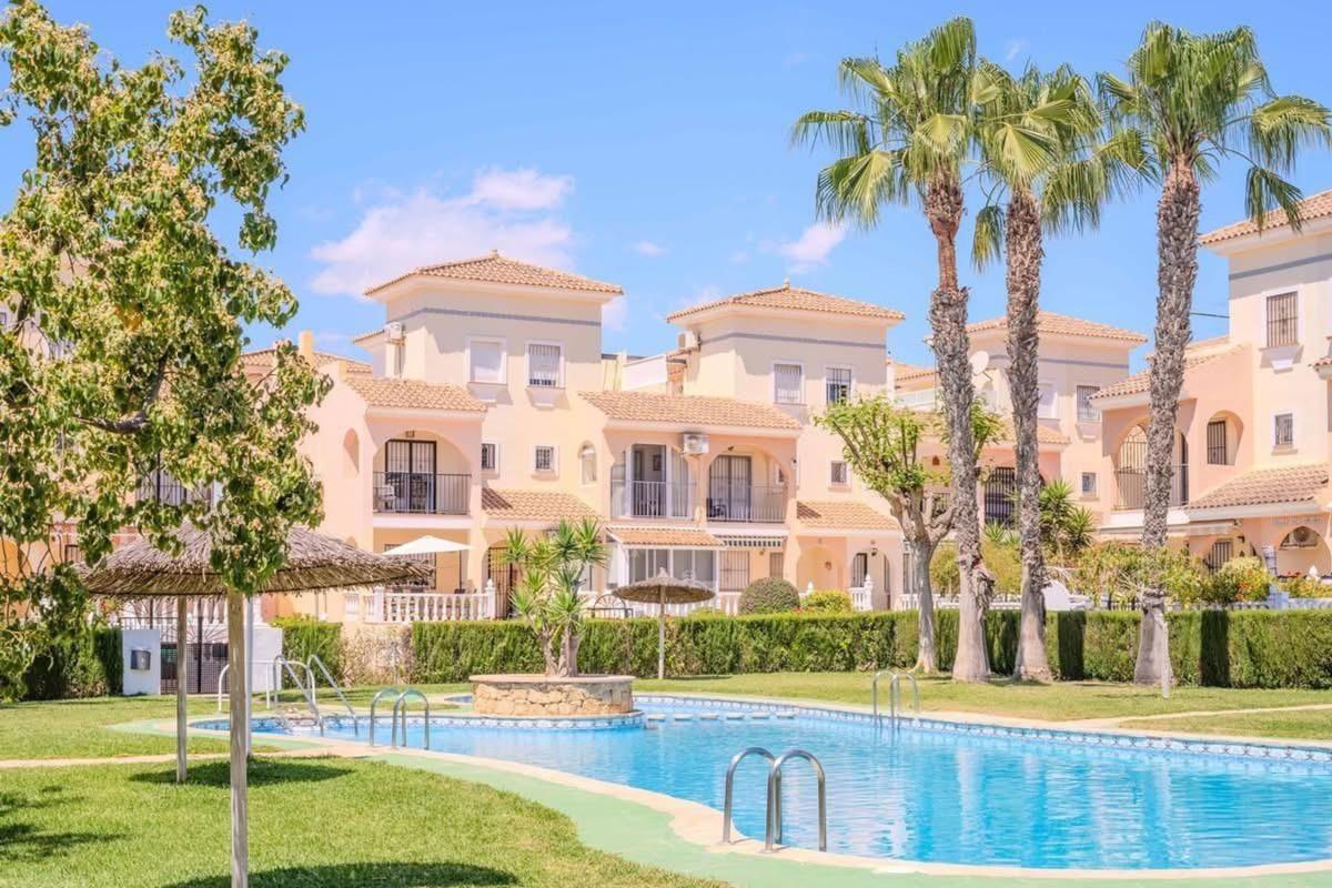 Propiedades en venta y alquiler en España photo 2