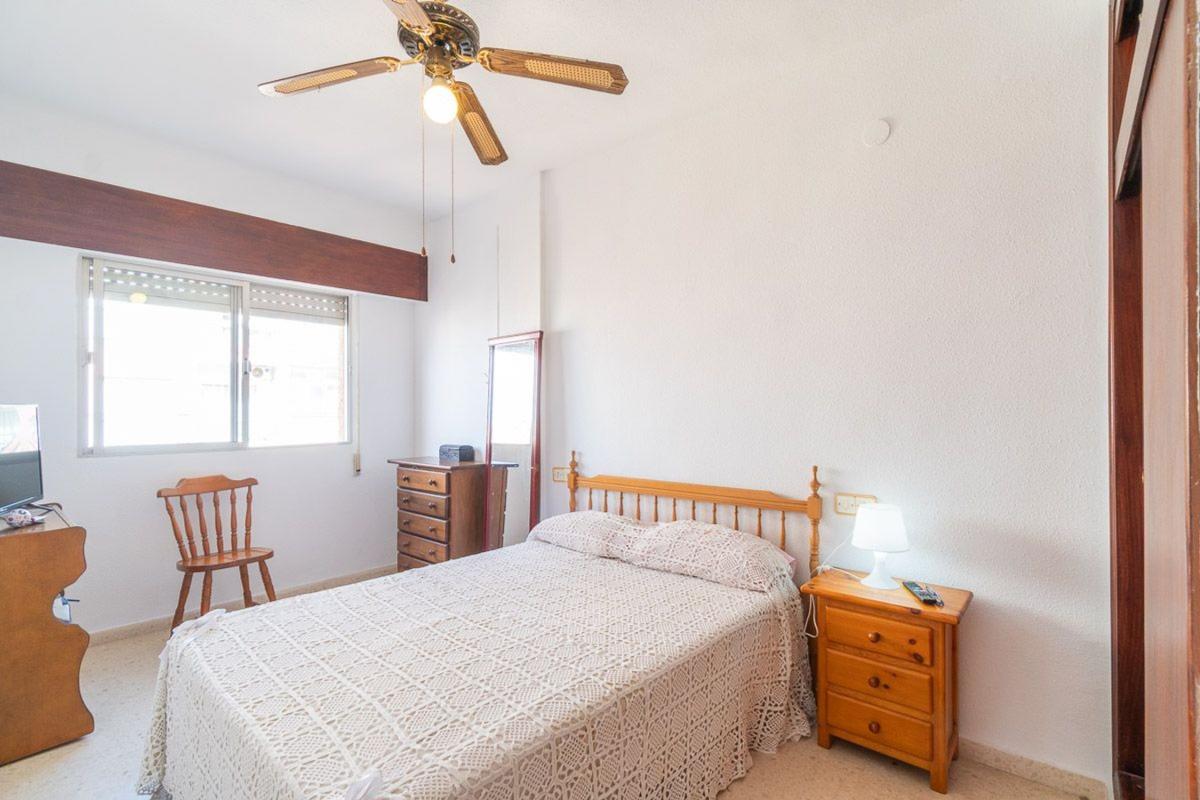 Sale of apartment in Piso en Las Piscinas Naturales, Torrevieja, Torrevieja
photo 5
