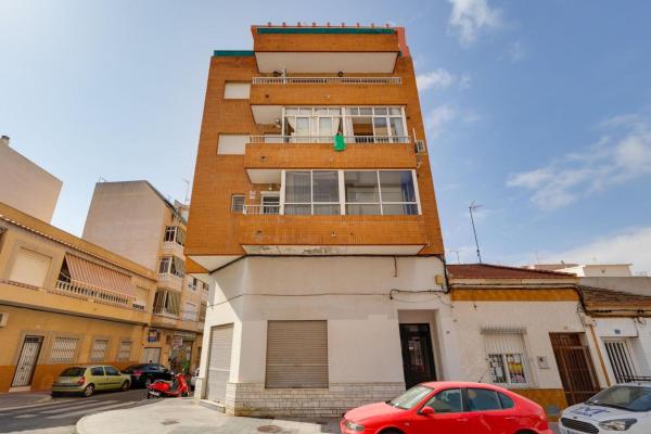 Venta de piso en Piso en Calle San Pascual, Puerto Deportivo, Torrevieja, Torrevieja
 photo 1