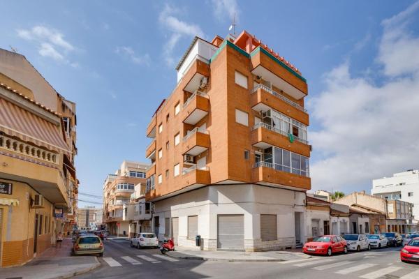Venta de piso en Piso en Calle San Pascual, Puerto Deportivo, Torrevieja, Torrevieja
 photo 2