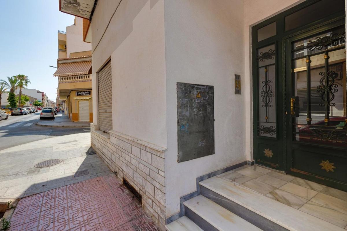 Sprzedaż mieszkania w Piso en Calle San Pascual, Puerto Deportivo, Torrevieja, Torrevieja
 photo 3