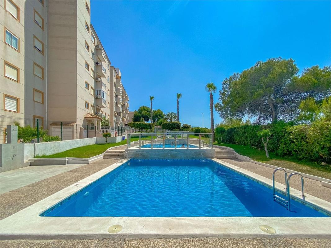 Продажа квартиры на Piso en Avenida Corinto, Torreblanca, Torrevieja, Торревьеха
 photo 2