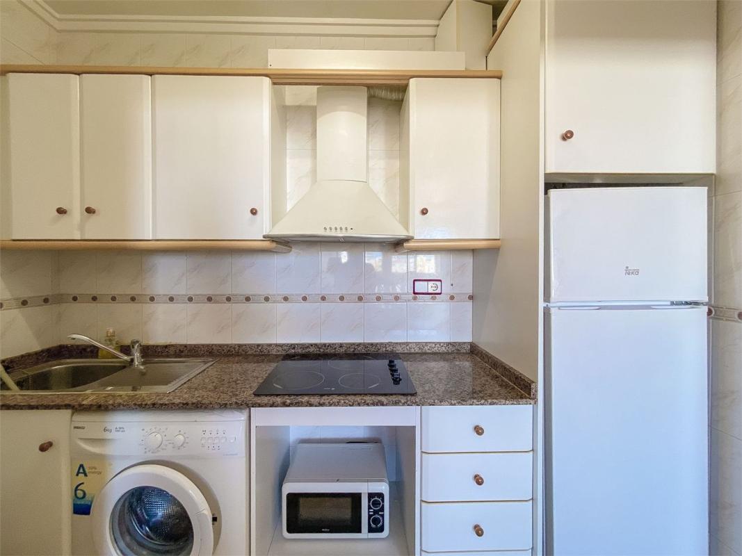 Продажа квартиры на Piso en Avenida Corinto, Torreblanca, Torrevieja, Торревьеха
 photo 5
