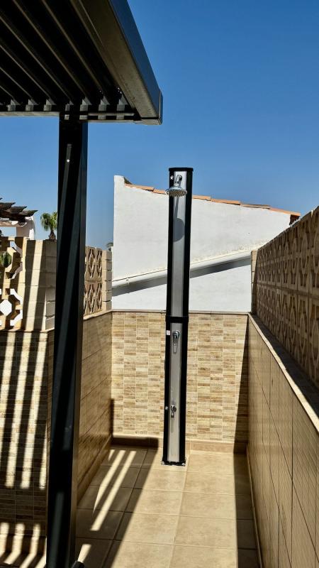 Sprzedaż niezależnego domku jednorodzinnego w Casa o chalet en Calle Jacinto Benavente s/n, Zona los Frutales, Torrevieja, Torrevieja photo 4