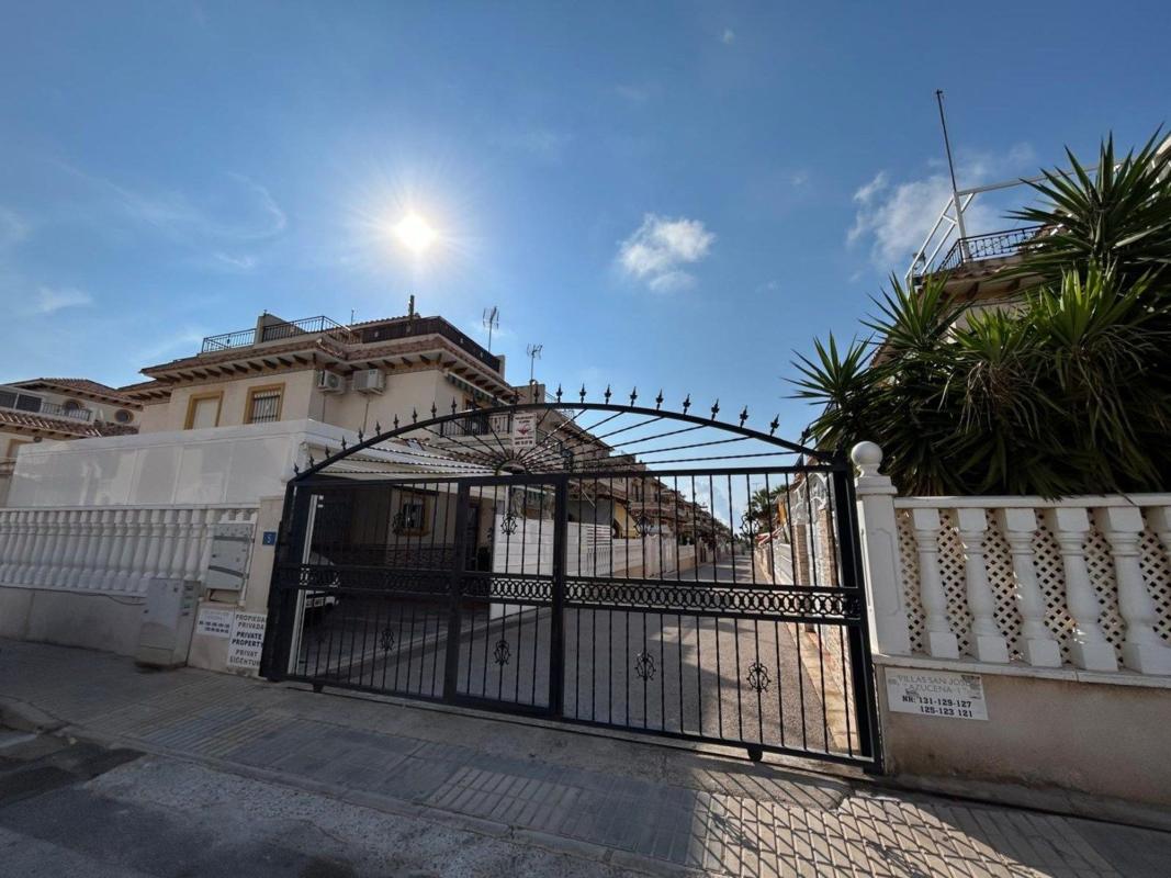 Venta de chalet independiente en Casa o chalet en Avenida de la Playa s/n, La Zenia, Orihuela, Orihuela
 photo 2