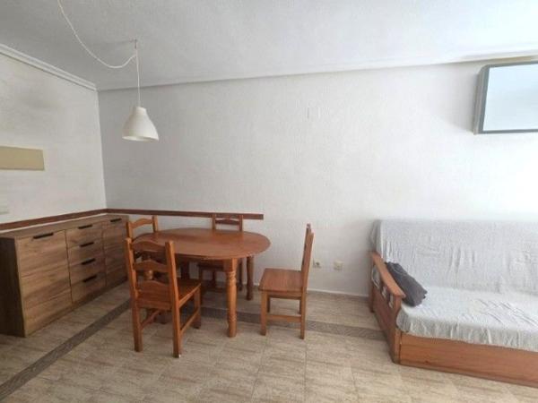 Sprzedaż mieszkania w Piso en Calle la Loma, 82, Avenida Habaneras - Curva de Palangre, Torrevieja, Torrevieja
 photo 2