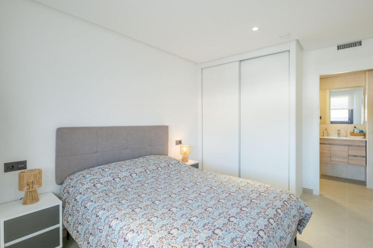 Venta de piso en Piso en Calle Lago de Sanabria, Zona Lago - Los Almendros, Orihuela, Orihuela
 photo 4