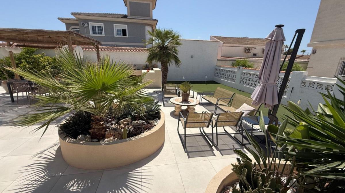 Venta de chalet independiente en Casa o chalet en Calle el Canario, La Siesta - El Salado - Torreta, Torrevieja, Torrevieja
photo 4