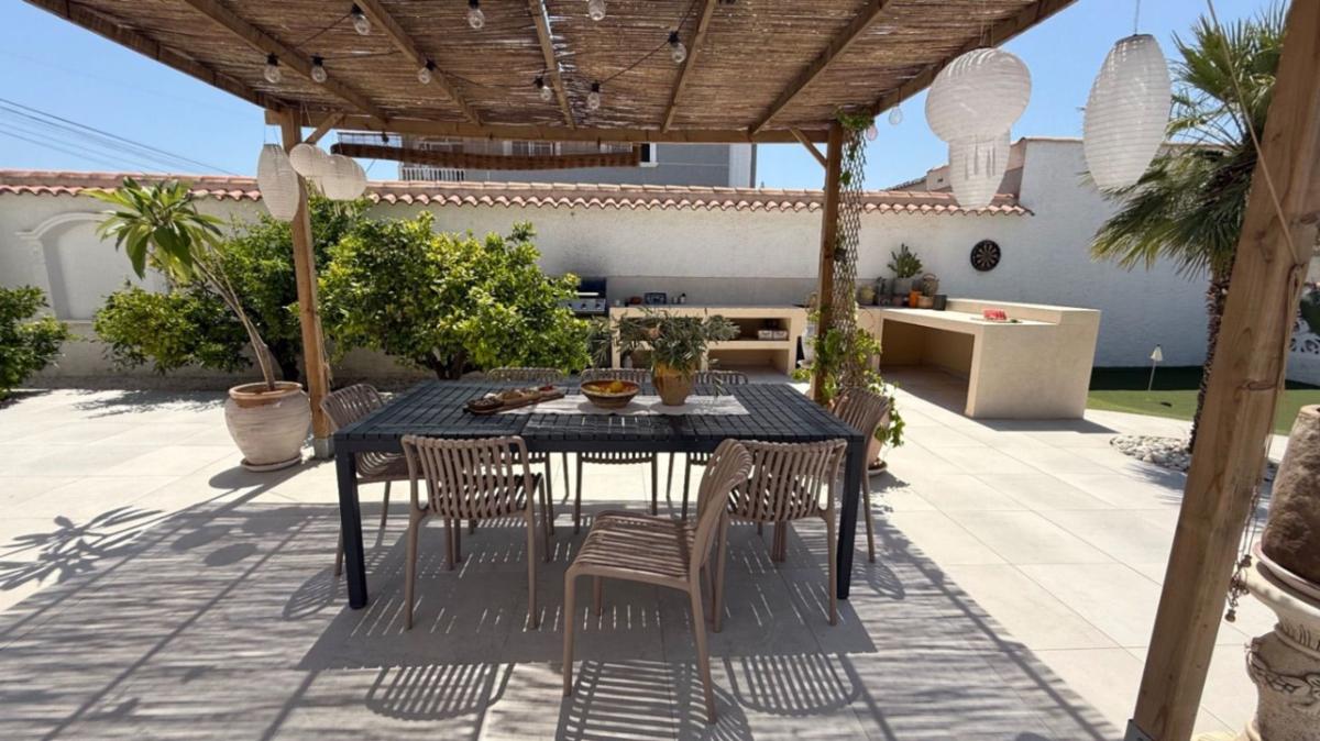 Venta de chalet independiente en Casa o chalet en Calle el Canario, La Siesta - El Salado - Torreta, Torrevieja, Torrevieja
photo 5