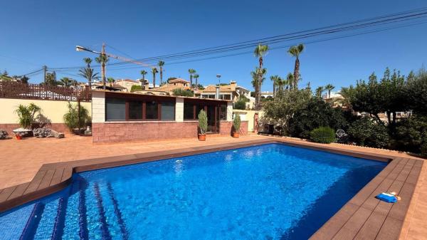Independent chalet for sale in Casa o chalet en Avenida Alemania Bal, Los Balcones - Los Altos del Edén, Torrevieja, Torrevieja
photo 1