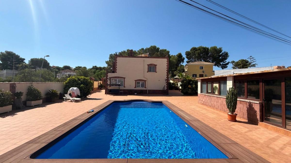 Sale of independent chalet in Casa o chalet en Avenida Alemania Bal, Los Balcones - Los Altos del Edén, Torrevieja, Torrevieja
 photo 2
