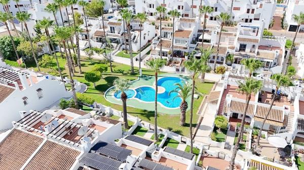 Chalet adosado en Calle Manuel de Falla, 506, Villamartín, Orihuela photo 1