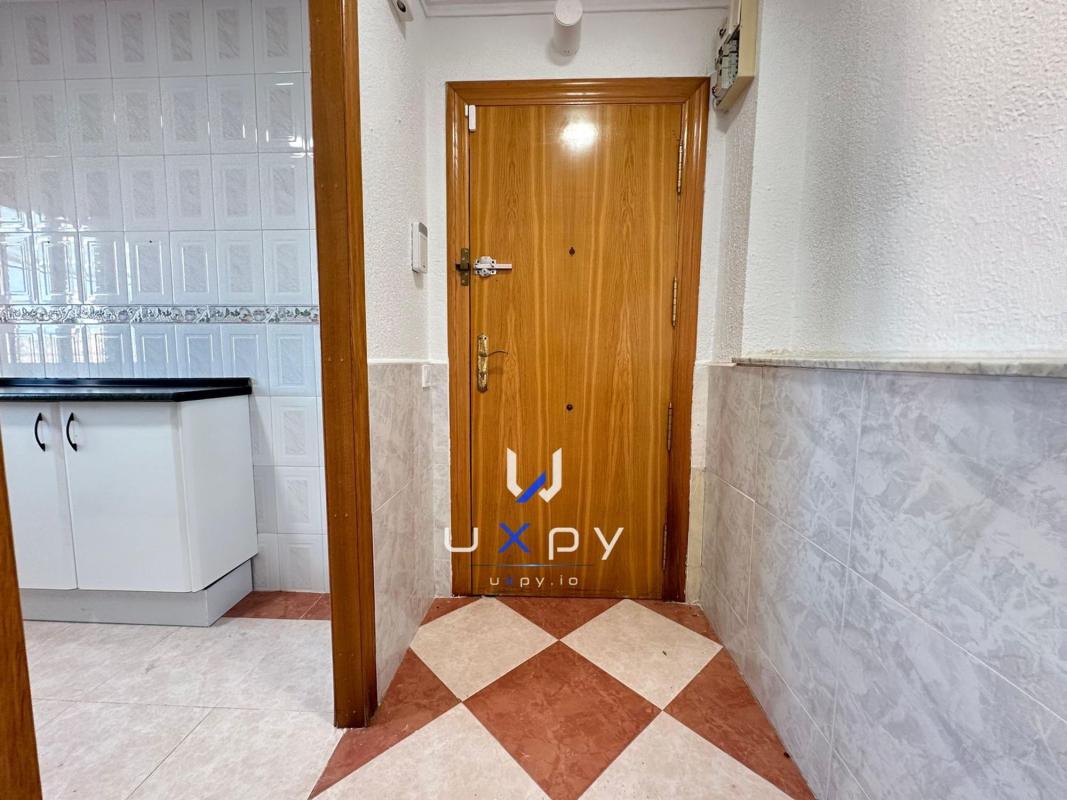 Venta de piso en Piso en Pintor Pedro Camacho, Ciudad Elegida, Alicante / Alacant, Alicante / Alacant
 photo 2