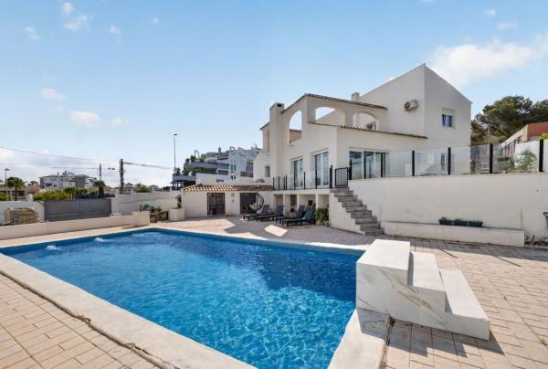 Chalet independiente en venta en Casa o chalet en Calle los Pirineos, Las Filipinas, Orihuela, Orihuela
 photo 1