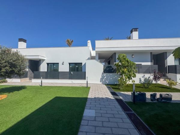Casa o chalet independiente en Parque Acuático - Sector 25, Torrevieja photo 2
