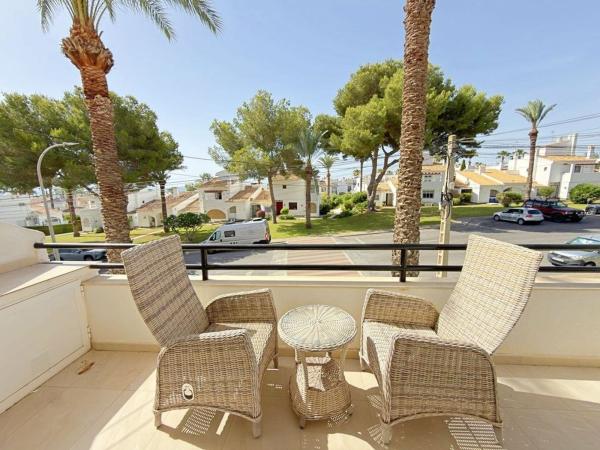 Duplex en venta en Dúplex en Calle Manuel de Falla s/n, Villamartín, Orihuela, Orihuela photo 2