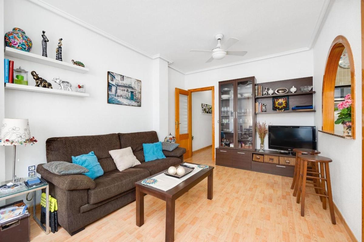 Venta de piso en Piso en Calle Mar Menor, Playa de los Náufragos, Torrevieja, Torrevieja
photo 2
