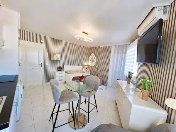Estudio en venta en Estudio en Calle Soria, 94, Cabo Cervera, Torrevieja, Torrevieja thumbnail 2