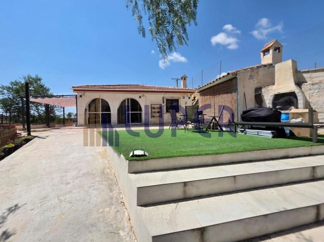Propiedades en venta y alquiler en España photo 2
