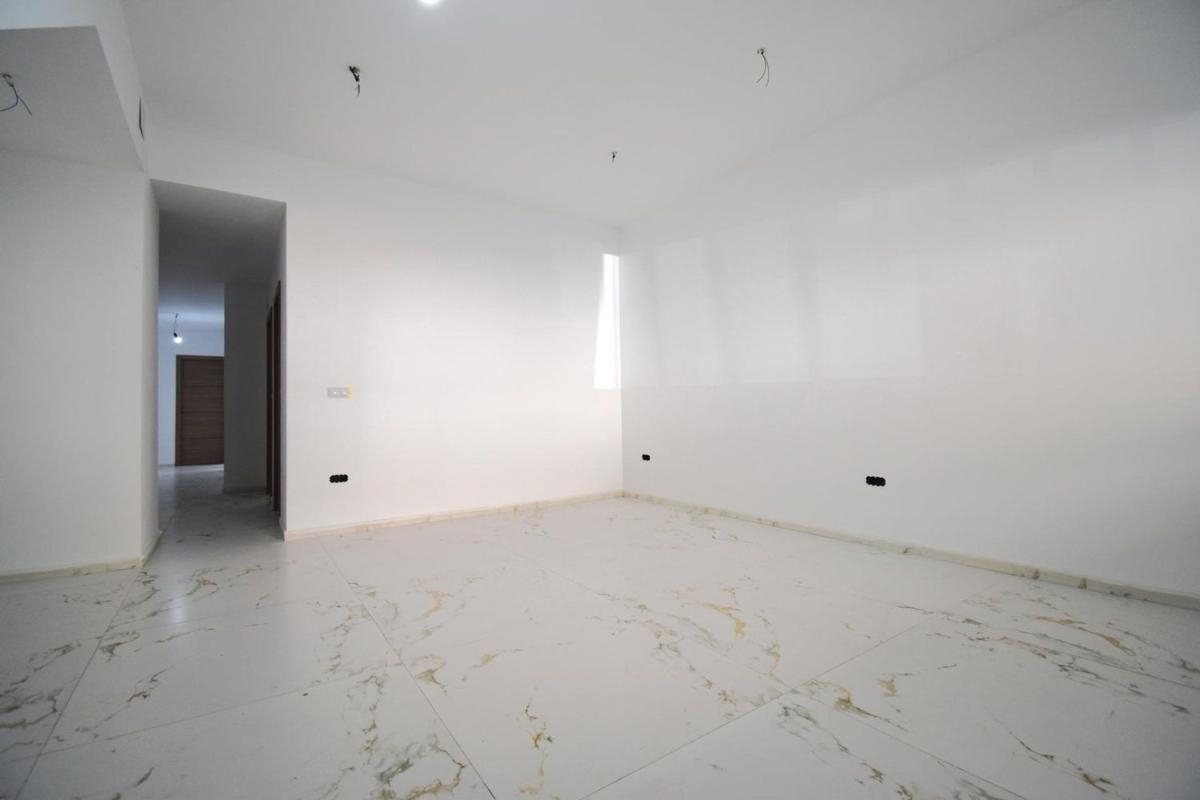 Sale of apartment in Piso en Calle del Capità Baltasar Tristany, Reina Victoria-Miguel Hernández, Elche / Elx, Elche / Elx
photo 3