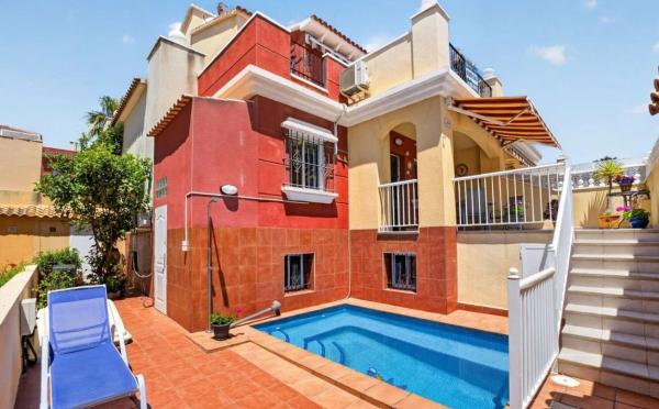 Chalet adosado en Calle Proa, Aguas Nuevas, Torrevieja photo 1