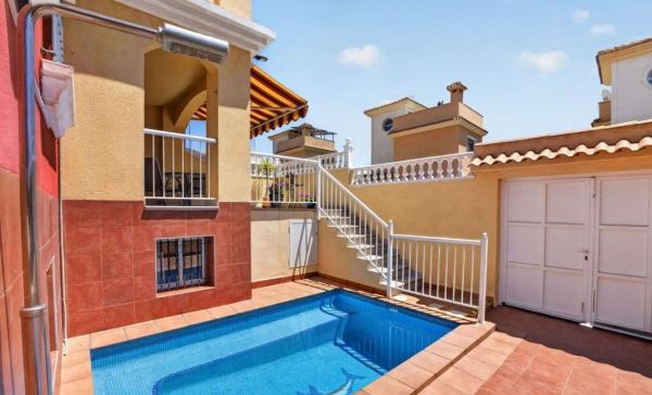 Chalet adosado en Calle Proa, Aguas Nuevas, Torrevieja photo 2
