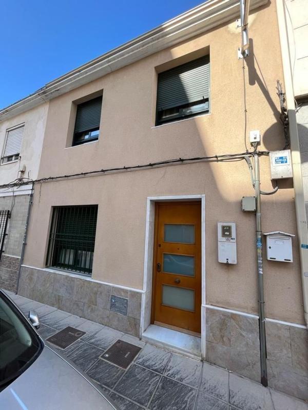 Propiedades en venta y alquiler en España photo 2