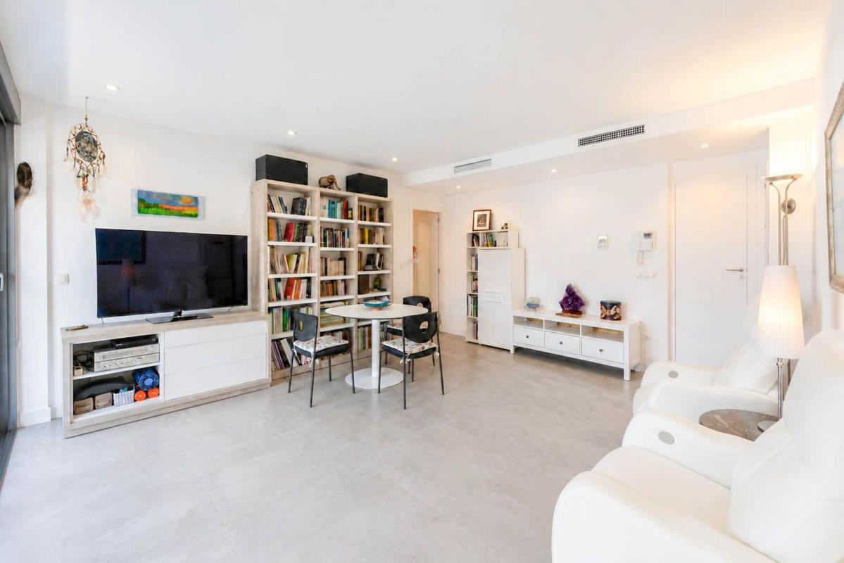 Venta de piso en Piso en Maestro José Garberí Serrano, PAU 5, Alicante / Alacant, Alicante / Alacant
 photo 3