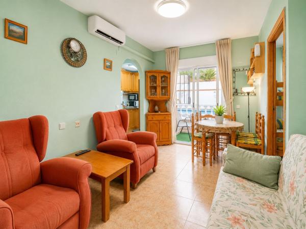 Sale of flat in Piso en Avenida Habaneras - Curva de Palangre, Torrevieja, Torrevieja
photo 1