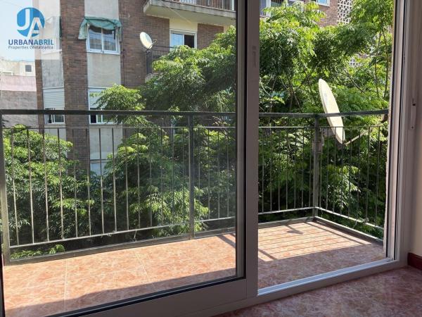 Venta de piso en Piso en Carolinas Bajas, Alicante / Alacant, Alicante / Alacant
 photo 1
