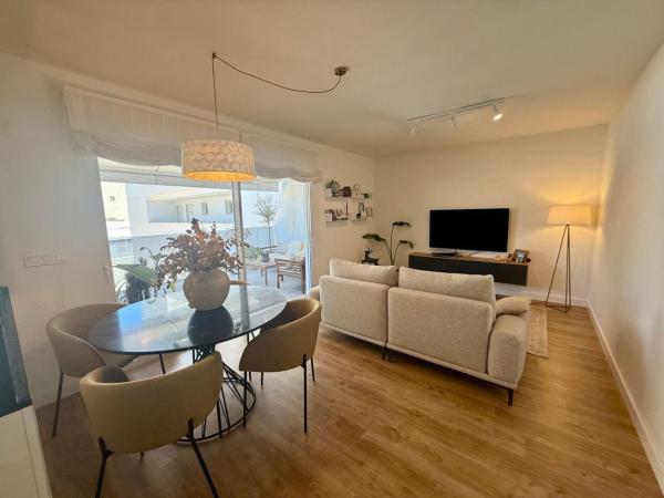 Продажа квартиры на Piso en Avenida D'Escandinàvia, Monte Faro-Altomar, Gran Alacant, Гран-Алакант
thumbnail 3
