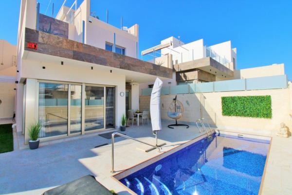 Casa o chalet independiente en Calle Navia, Villamartín, Orihuela photo 1