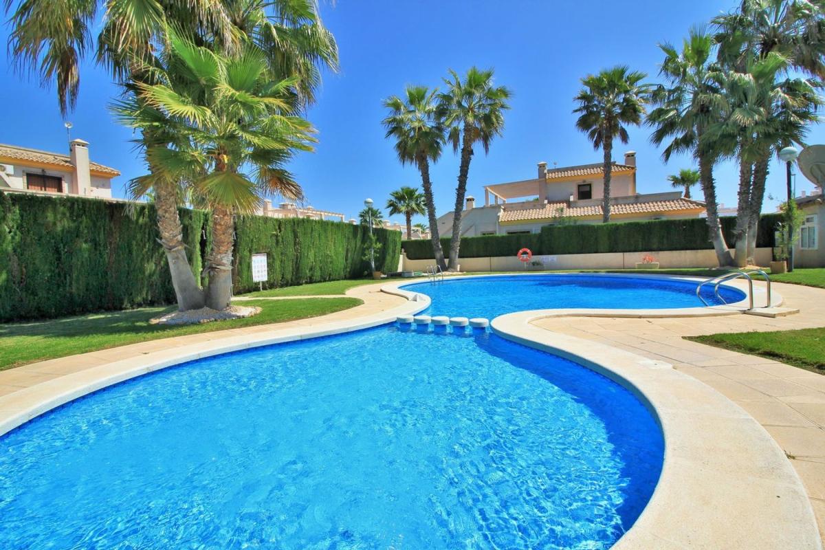 Venta de chalet independiente en Casa o chalet en Villamartín, Orihuela, Orihuela
 photo 2
