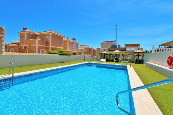 Chalet independiente en venta en Casa o chalet en Monte Zenia, Orihuela, Orihuela
 photo 2