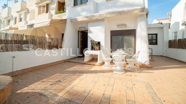 Chalet pareado en La Veleta, Torrevieja thumbnail 2