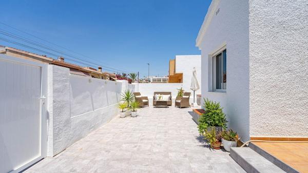 Chalet independiente en venta en Casa o chalet en Calle Costa Dorada, 4, Rojales Hills - Rosa Bungalows, Rojales, Rojales
 photo 4