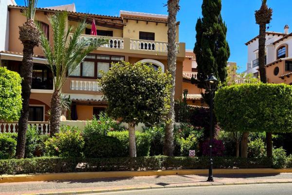 Venta de piso en Piso en Playa de los Locos, Torrevieja, Torrevieja
photo 1