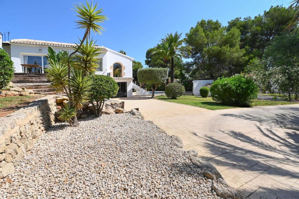 Properties for sale and rent in Spain photo 3