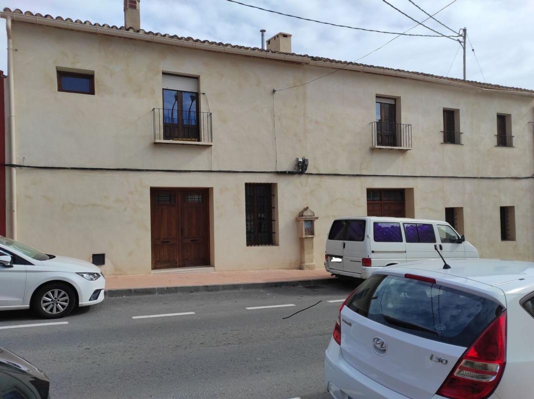 Propiedades en venta y alquiler en España photo 1