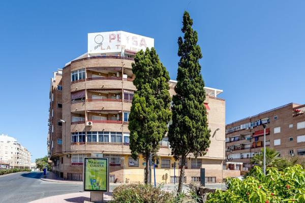 Venta de piso en Piso en Bazan, 90, El Molino, Torrevieja, Torrevieja
 photo 1