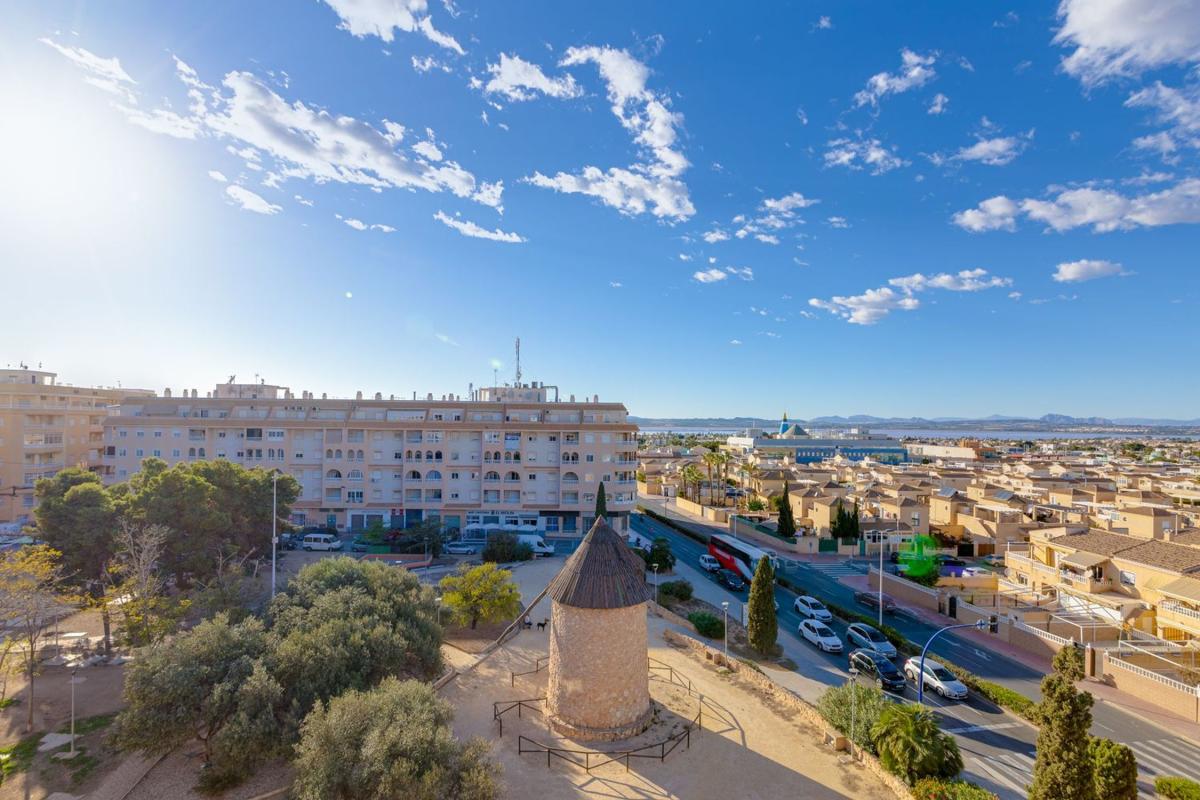 Venta de piso en Piso en Bazan, 90, El Molino, Torrevieja, Torrevieja
 photo 2