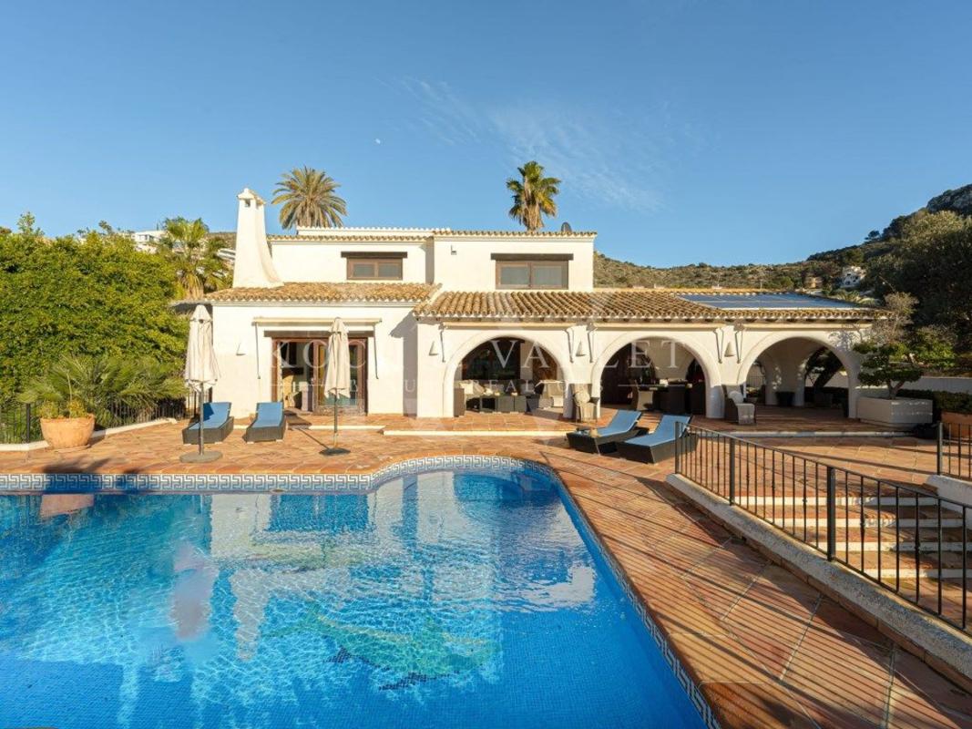 Properties for sale and rent in Spain photo 4
