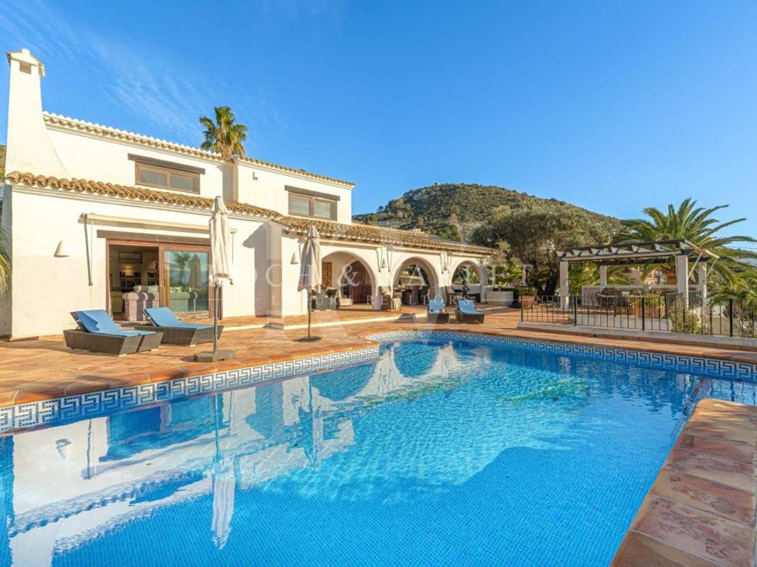 Properties for sale and rent in Spain photo 5